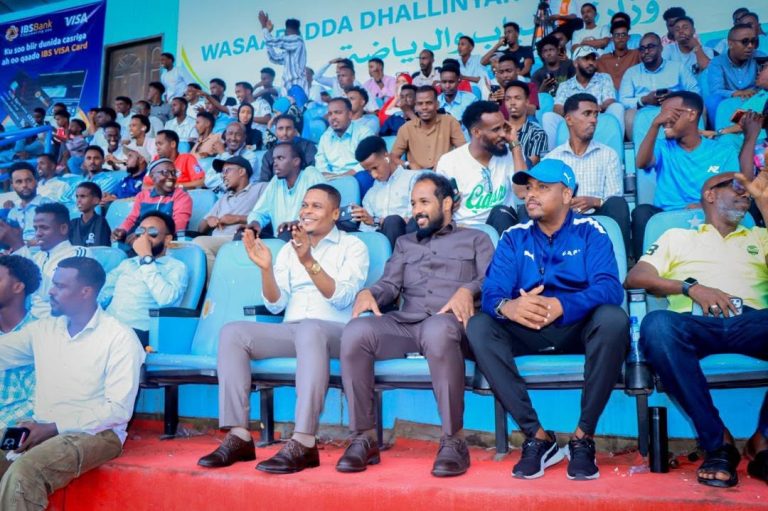 Horyaalka Kubadda Cagta Soomaaliya ayaa maraya meel aad u xiiso badan, iyadoo galabtay la ciyaaray kulan adag oo dhex maray kooxaha MCC iyo Heegan.