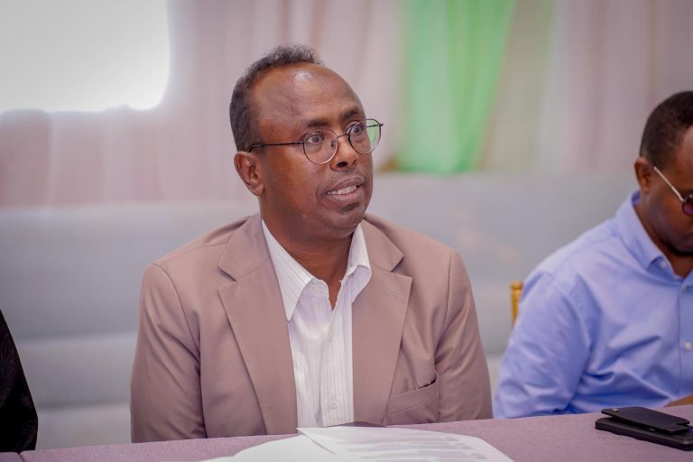 Agaasimaha Guud ee Wasaaradda ayaa Furay Aqoon-is-weydaarsiga dhameystirka mashruuca YOU-ACT oo ay soo agaasintay Wasaaradda Dhallinyarada iyo Isboortiga ayaa lagu qabtay magaalada Muqdisho.