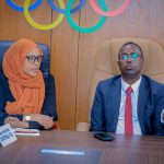 Agaasimaha Guud ee Wasaaradda Dhallinyarada iyo Isboortiga JFS oo ay weheliyaan qaar kamid ah mas’uuliyiinta Wasaaradda, ayaa maanta xarunta Guddiga Olombikada Soomaaliyeed kula kulmay xiriirrada kala duwan ee ciyaaraha dalka.